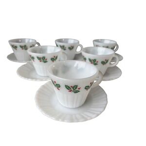 Crisa Termocrisa Mexico Milk Glass Holly Berry Christmas Tea Cup Saucer Set of 6